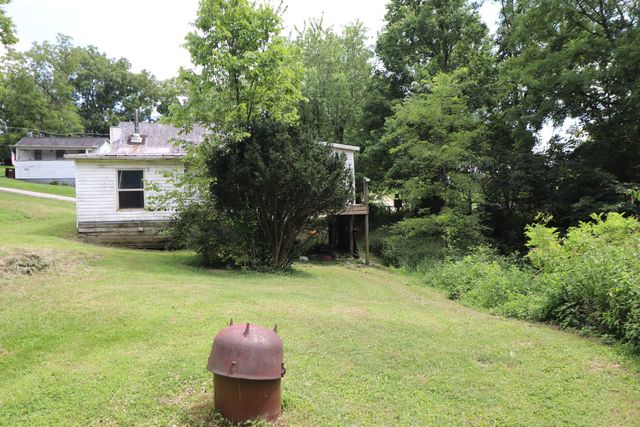 354 Garrett Avenue, Brooksville, KY 41004