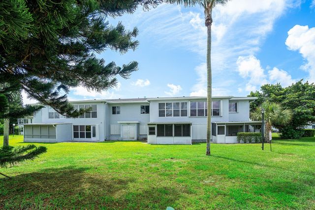 2835 SW 13th Street 202, Delray Beach, FL 33445