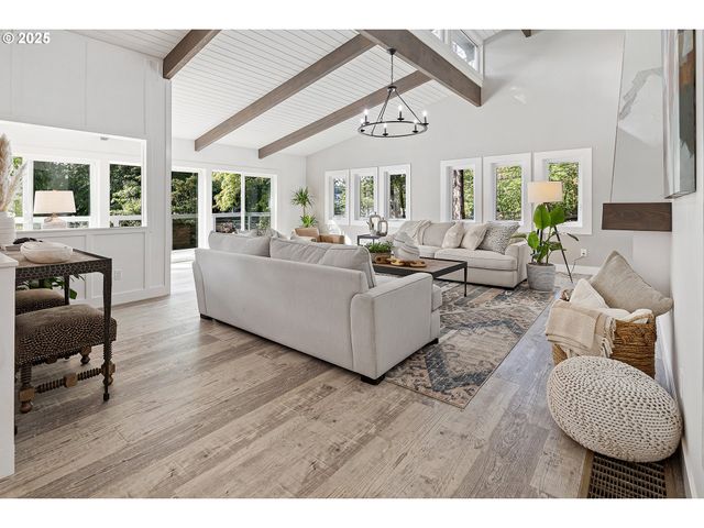 3220 Southshore Blvd, Lake Oswego, OR 97034