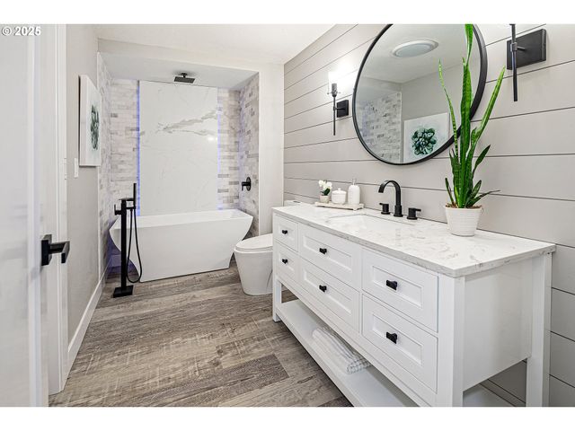 3220 Southshore Blvd, Lake Oswego, OR 97034