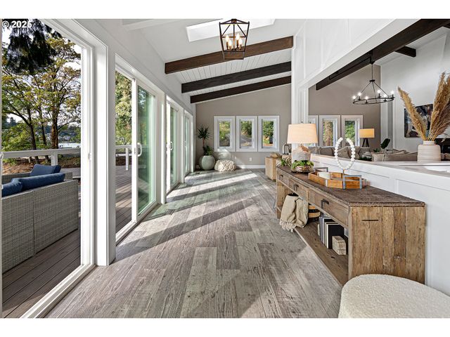 3220 Southshore Blvd, Lake Oswego, OR 97034