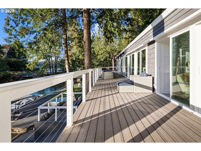 3220 Southshore Blvd, Lake Oswego, OR 97034