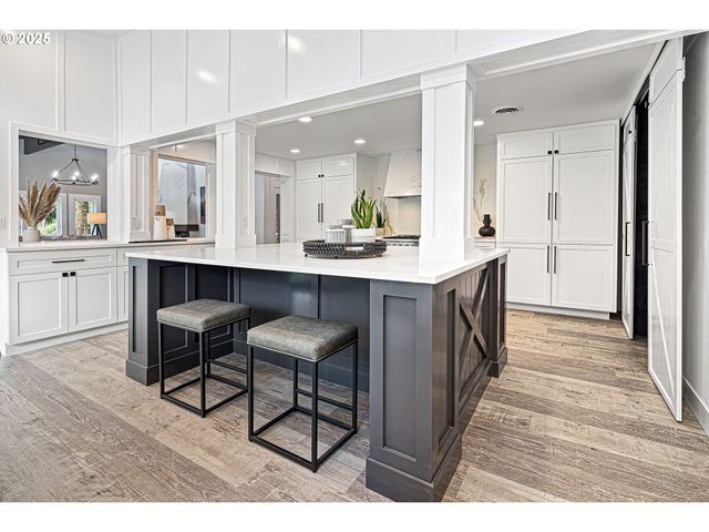 3220 Southshore Blvd, Lake Oswego, OR 97034