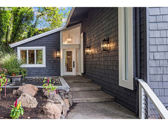 3220 Southshore Blvd, Lake Oswego, OR 97034