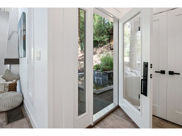 3220 Southshore Blvd, Lake Oswego, OR 97034