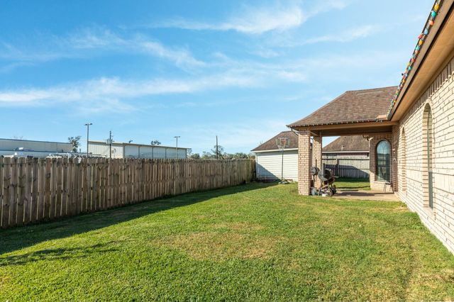 103 Wisteria Street, Richwood, TX 77531