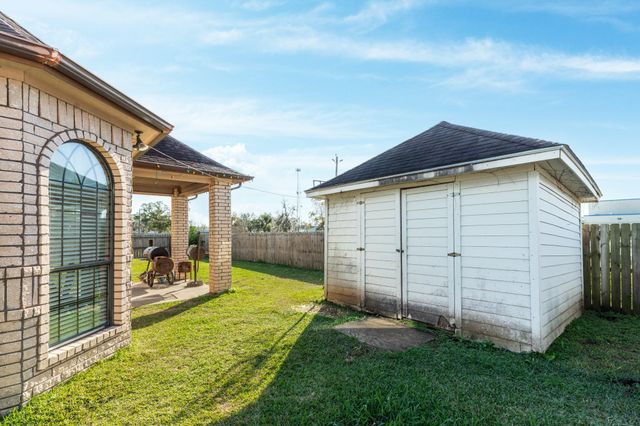 103 Wisteria Street, Richwood, TX 77531