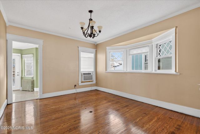 2512 Robinwood Avenue, Toledo, OH 43610