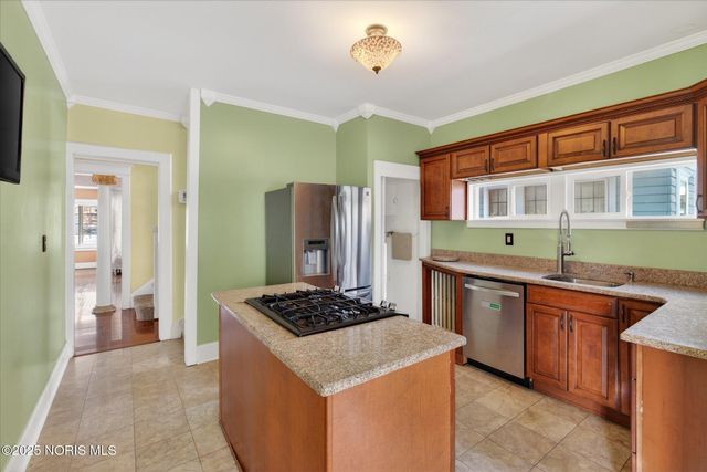 2512 Robinwood Avenue, Toledo, OH 43610