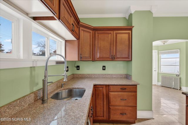 2512 Robinwood Avenue, Toledo, OH 43610