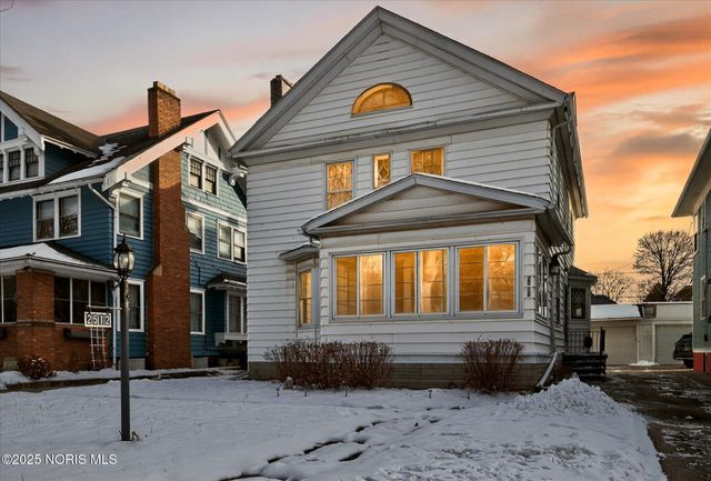 2512 Robinwood Avenue, Toledo, OH 43610