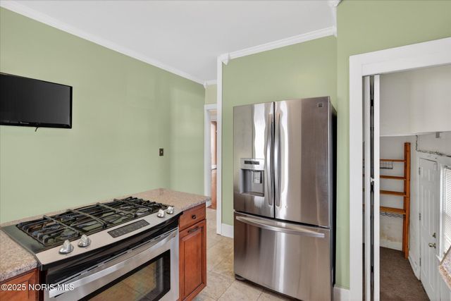 2512 Robinwood Avenue, Toledo, OH 43610