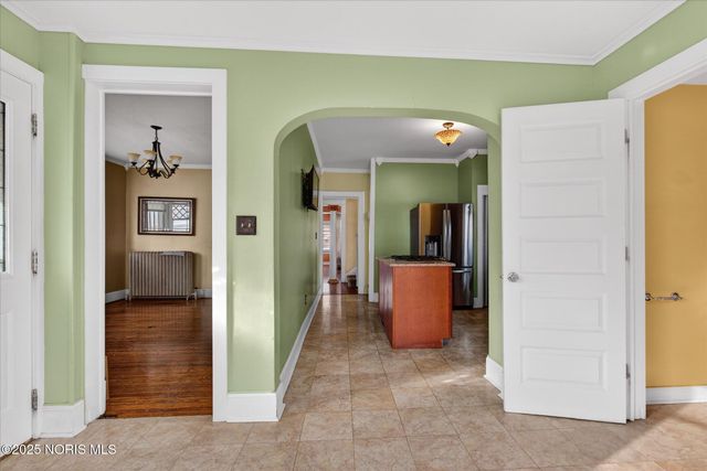 2512 Robinwood Avenue, Toledo, OH 43610