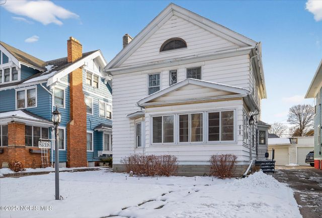 2512 Robinwood Avenue, Toledo, OH 43610