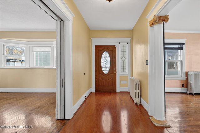 2512 Robinwood Avenue, Toledo, OH 43610