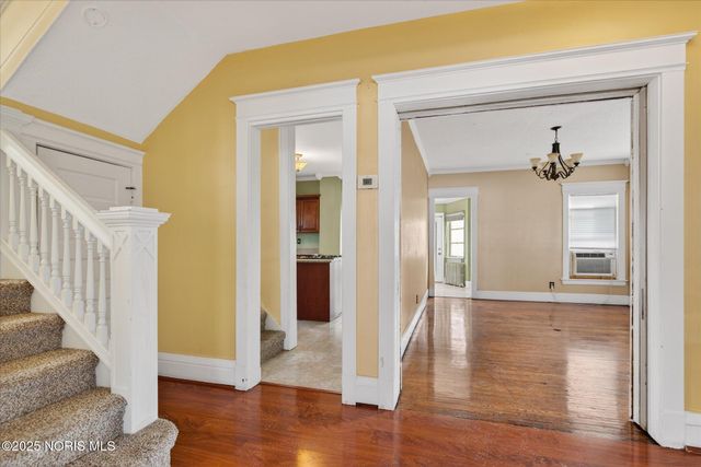 2512 Robinwood Avenue, Toledo, OH 43610