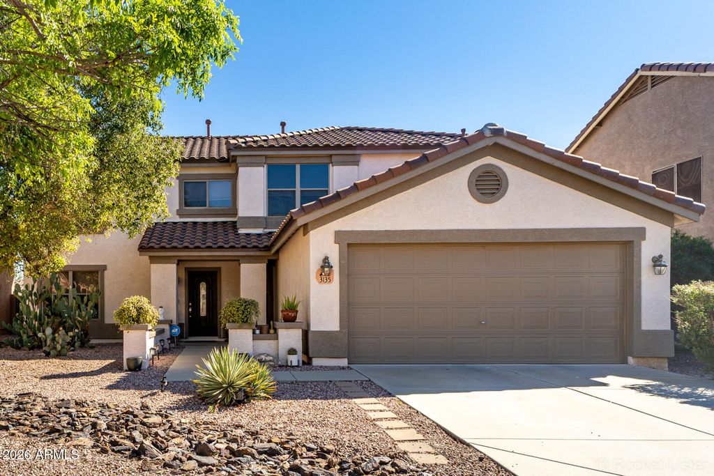 Image 2 of property listing at 3135 W MOLLY Lane, Phoenix, AZ 85083