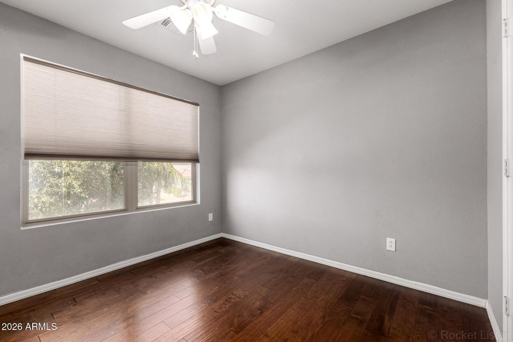 Image 25 of property listing at 3135 W MOLLY Lane, Phoenix, AZ 85083