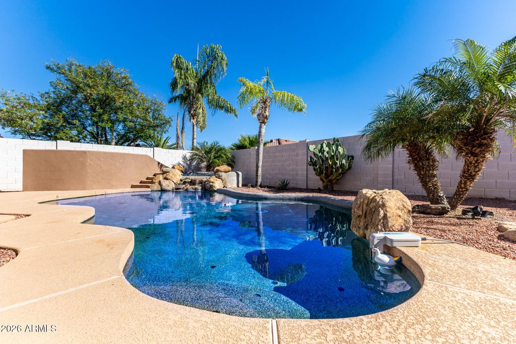 Image 35 of property listing at 3135 W MOLLY Lane, Phoenix, AZ 85083