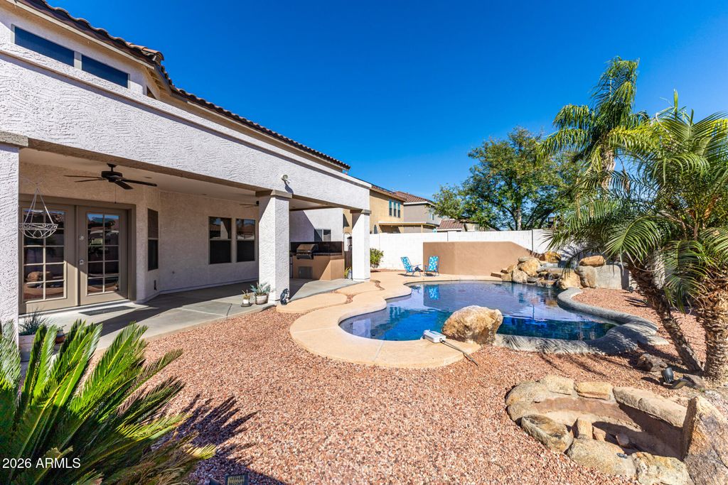 Image 38 of property listing at 3135 W MOLLY Lane, Phoenix, AZ 85083
