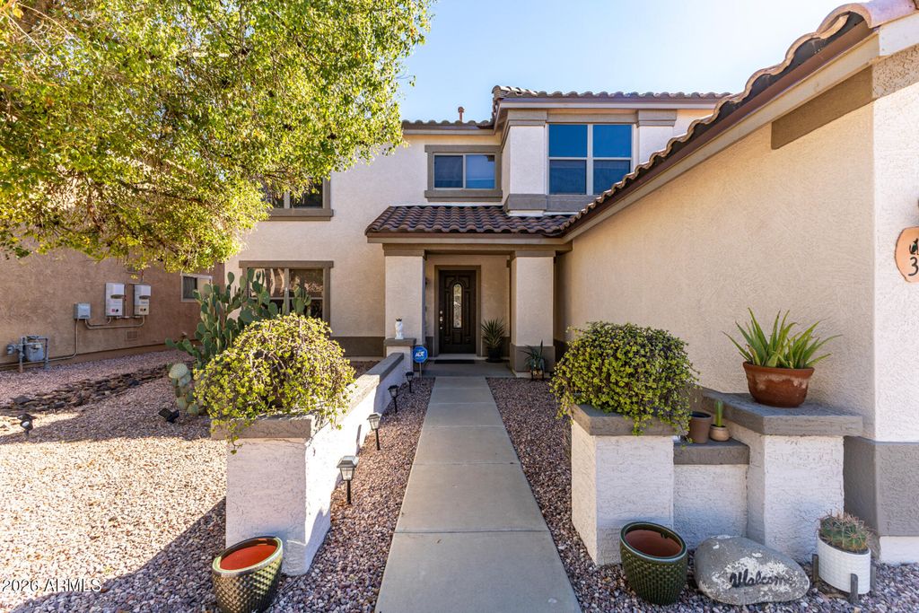 Image 7 of property listing at 3135 W MOLLY Lane, Phoenix, AZ 85083