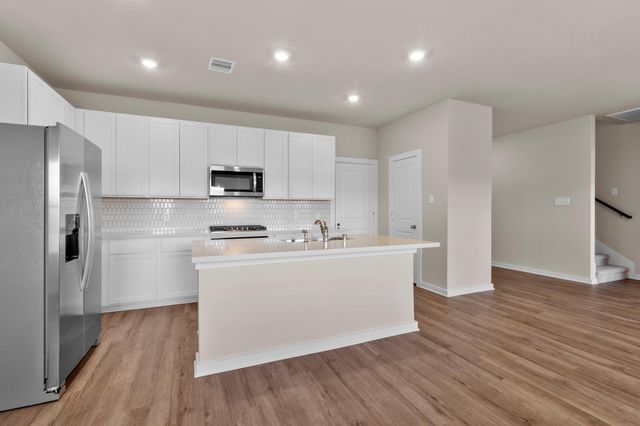 231 Magnolia Laurel Drive, Alvin, TX 77511