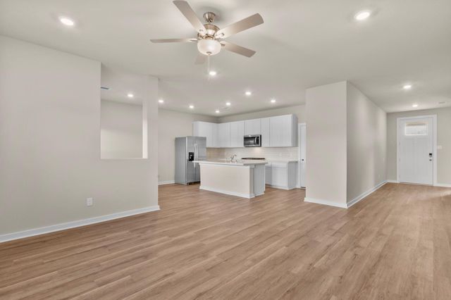 231 Magnolia Laurel Drive, Alvin, TX 77511