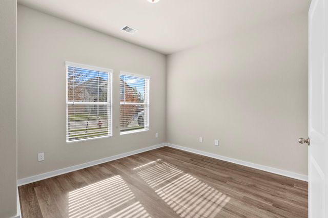 231 Magnolia Laurel Drive, Alvin, TX 77511