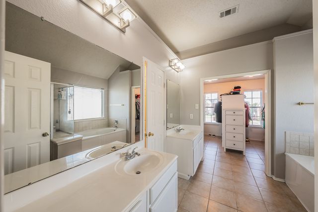 7924 Durgans Hill Court, Fort Worth, TX 76137