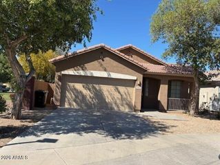 5624 W VINEYARD Road, Laveen, AZ 85339