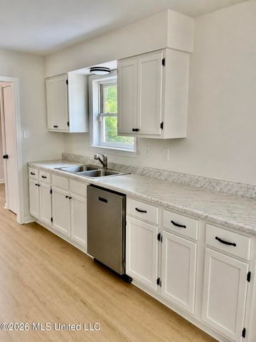 1645 Hickory Drive, Southaven, MS 38671