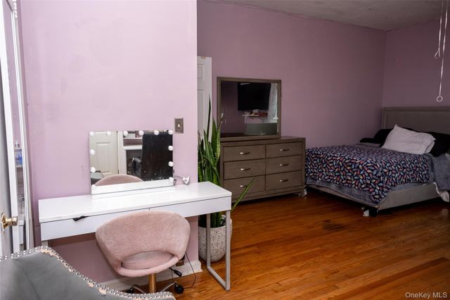 24 Whaley Street, Freeport, NY 11520