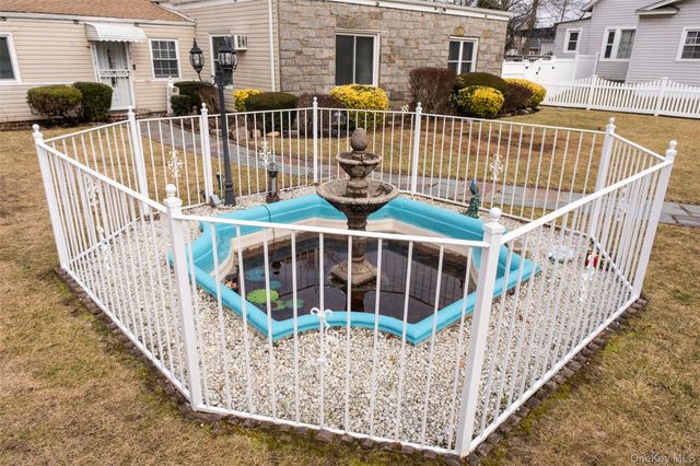 24 Whaley Street, Freeport, NY 11520