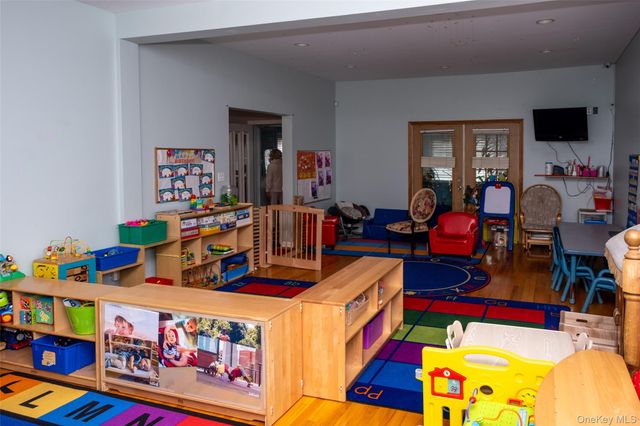 24 Whaley Street, Freeport, NY 11520