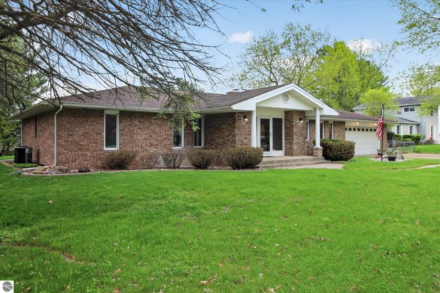 410 Orchard Court, St Louis, MI 48880