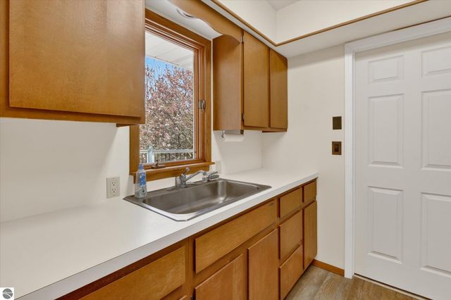 410 Orchard Court, St Louis, MI 48880