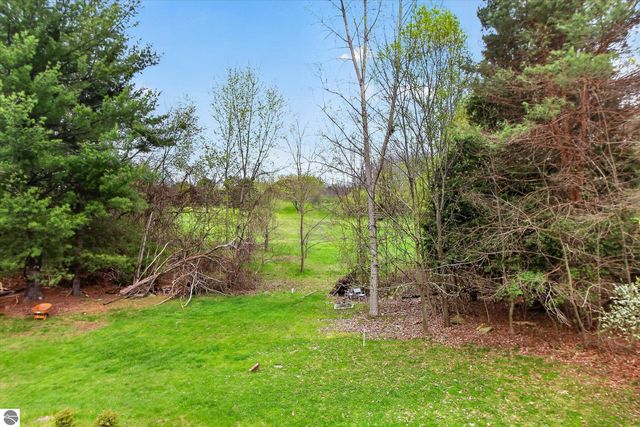 410 Orchard Court, St Louis, MI 48880