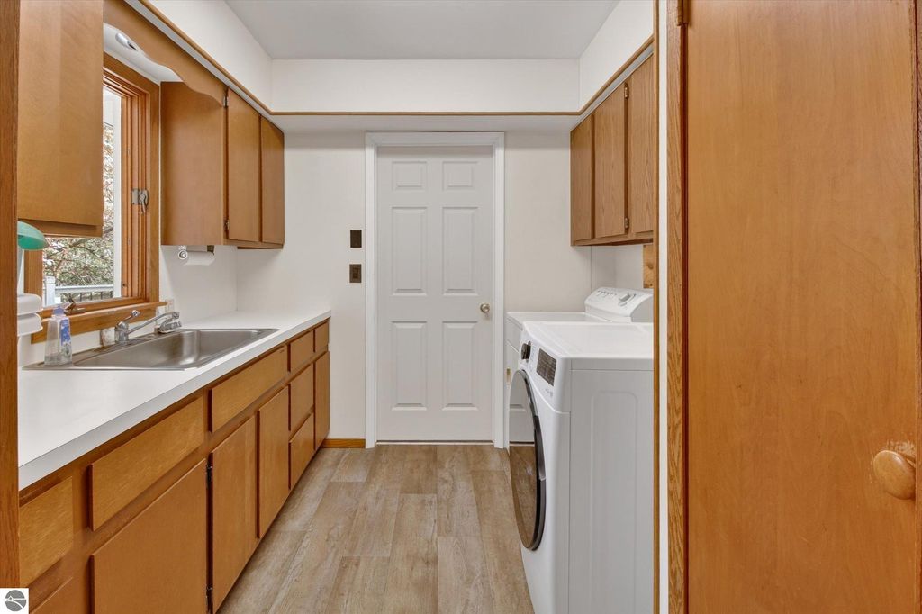 Image 19 of property listing at 410 Orchard Court, St Louis, MI 48880