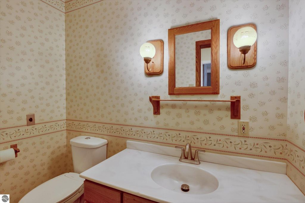 Image 34 of property listing at 410 Orchard Court, St Louis, MI 48880