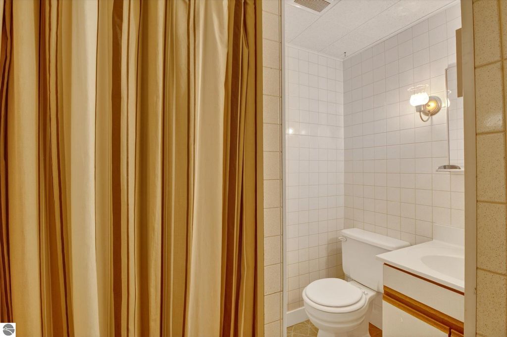 Image 39 of property listing at 410 Orchard Court, St Louis, MI 48880