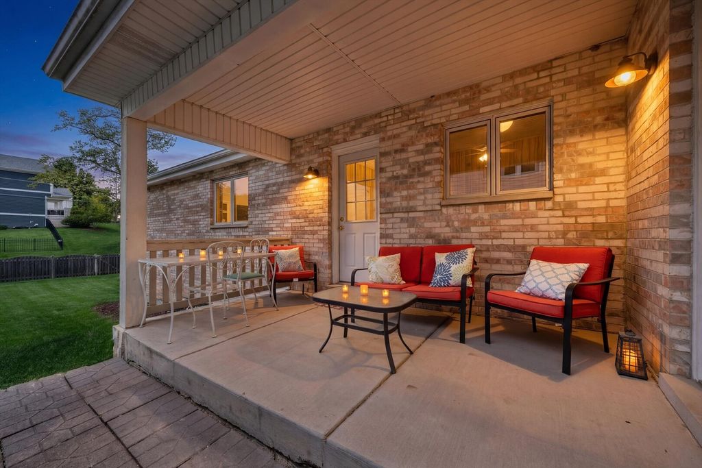 702 HICKORY Street, Lemont, IL 60439 — photo 3