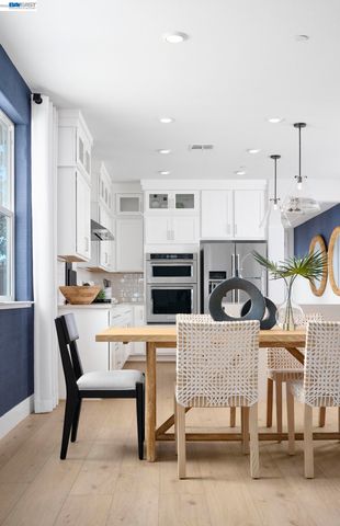 17942 Glen Arbor Way, Lathrop, CA 95330