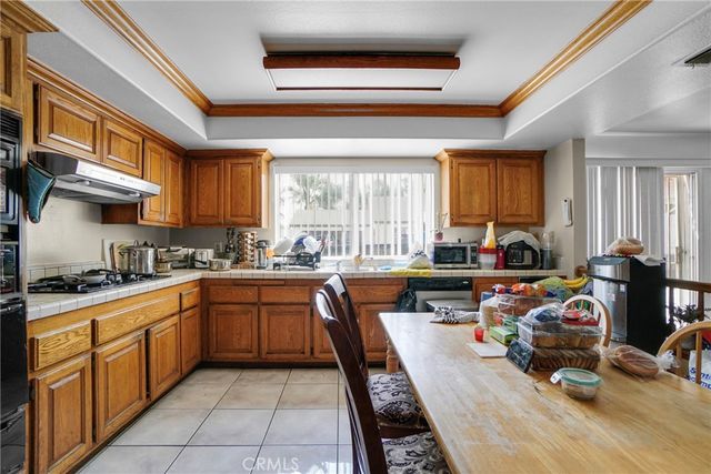 8118 Alameda, Downey, CA 90242