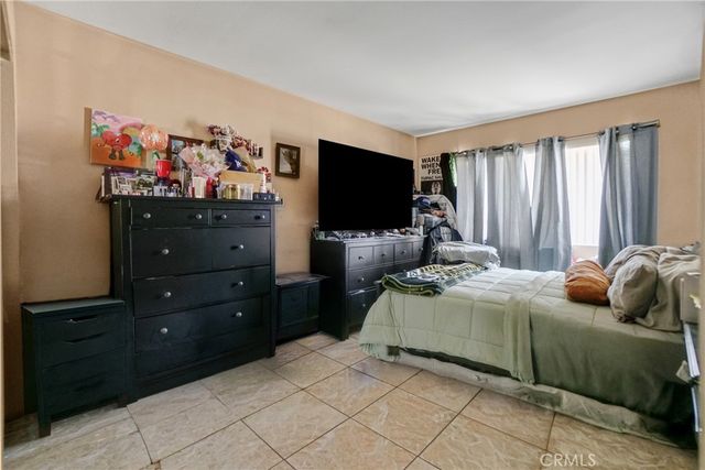 8118 Alameda, Downey, CA 90242