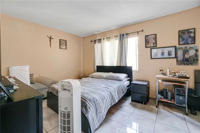8118 Alameda, Downey, CA 90242