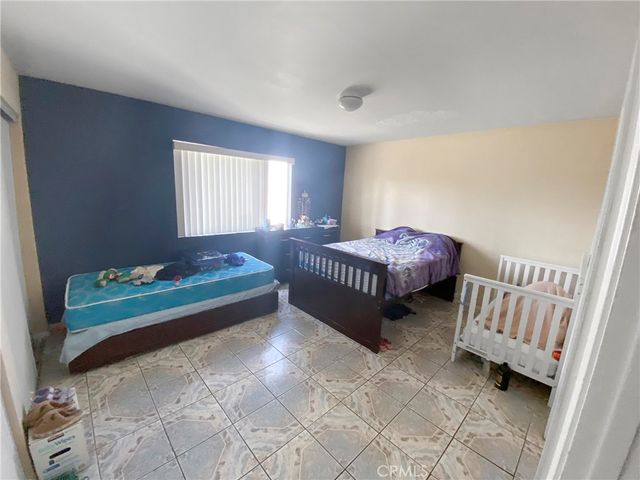 8118 Alameda, Downey, CA 90242