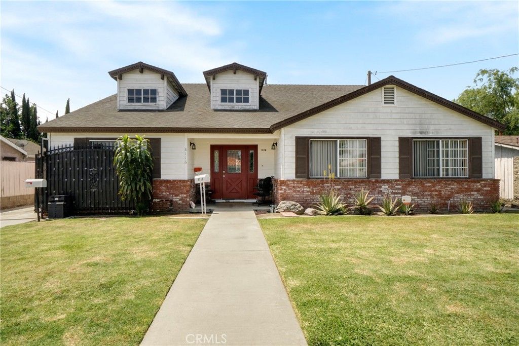8118 Alameda, Downey, CA 90242