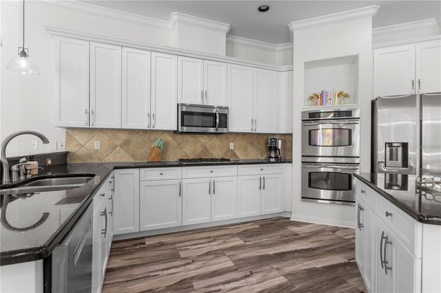 16303 HEATHROW DRIVE, Tampa, FL 33647