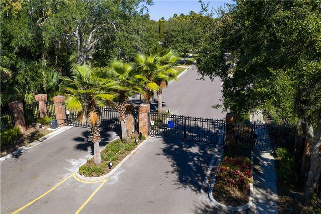 16303 HEATHROW DRIVE, Tampa, FL 33647