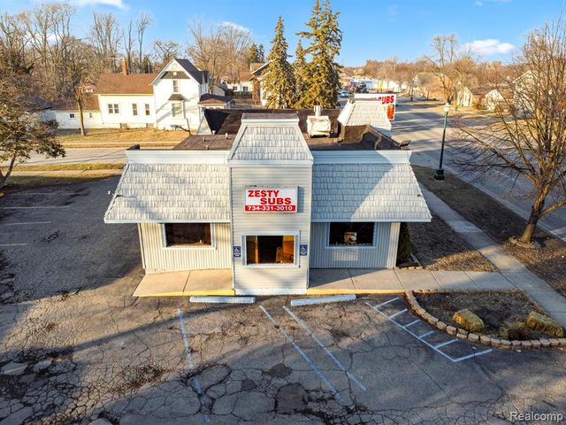 5006 S Wayne Road, Wayne, MI 48184